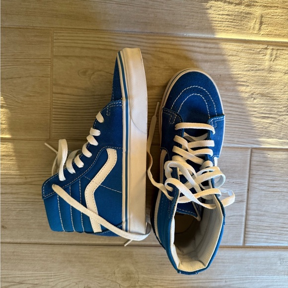 Shoes - Picture 2 of 2